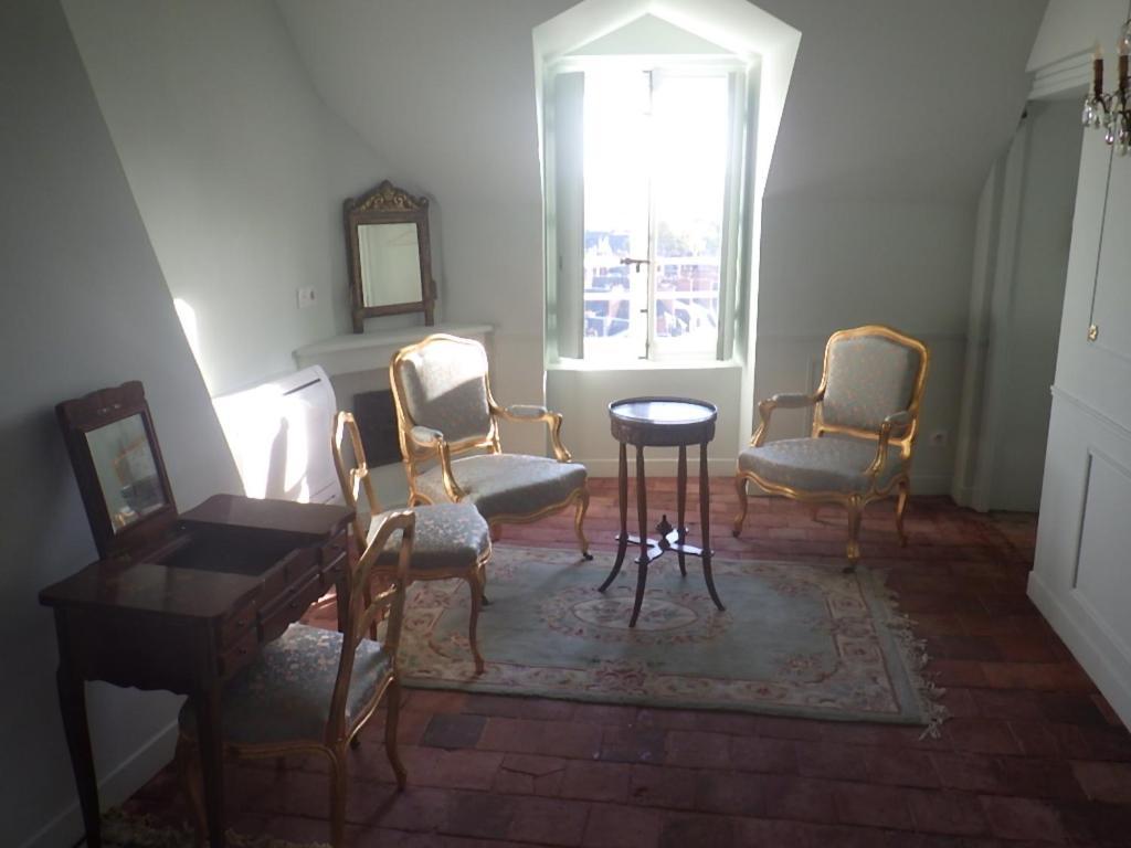 Castel De La Comtesse Bed & Breakfast บลัวส์ ภายนอก รูปภาพ